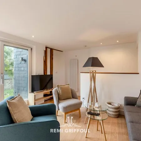 The Duplex Varin Beautiful & Garden 4 People * Honfleur