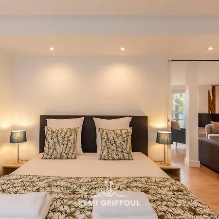 The Duplex Varin Beautiful & Garden 4 People Apartment