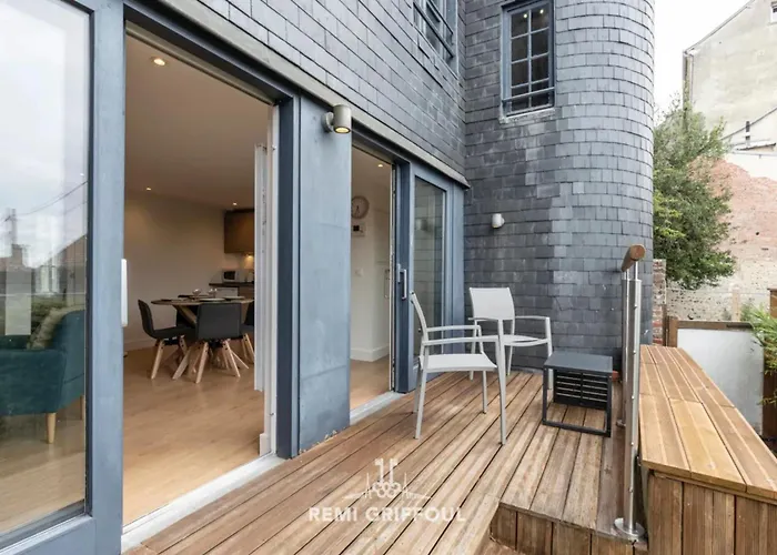 Апартаменты The Duplex Varin Beautiful & Garden 4 People *