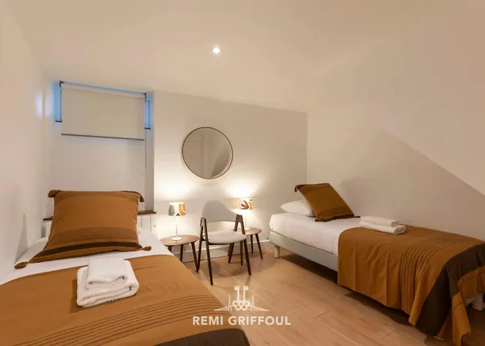 Апартаменты The Duplex Varin Beautiful & Garden 4 People Онфлёр