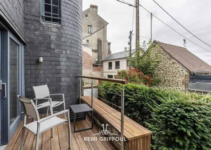 The Duplex Varin Beautiful & Garden 4 People